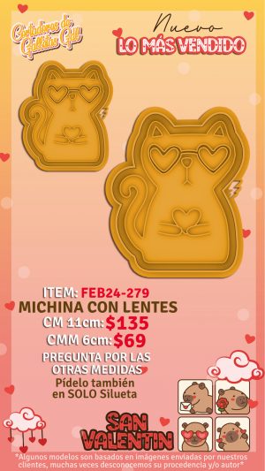 Michina con lentes